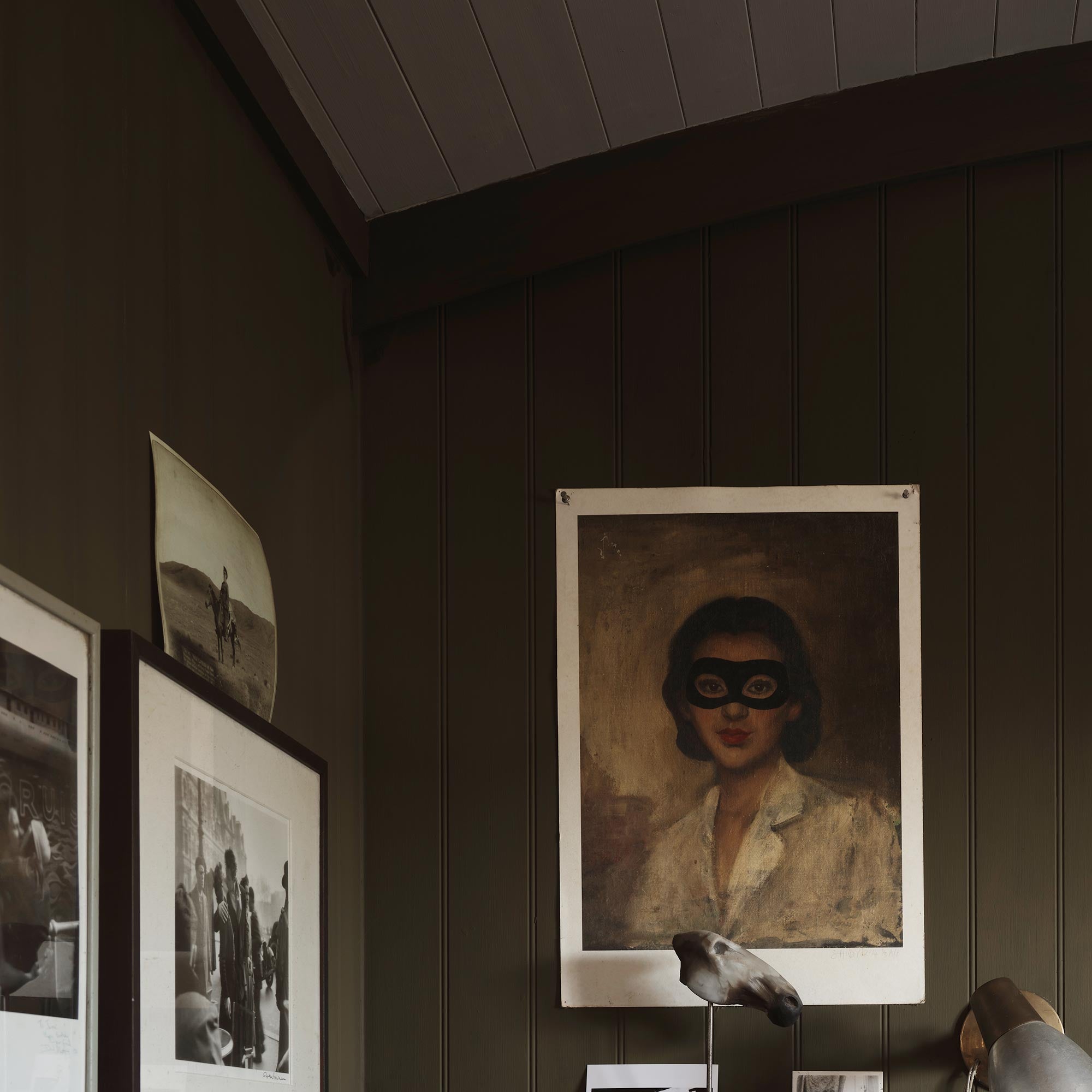 farrow & ball broccoli brown 198 im schlafzimmer