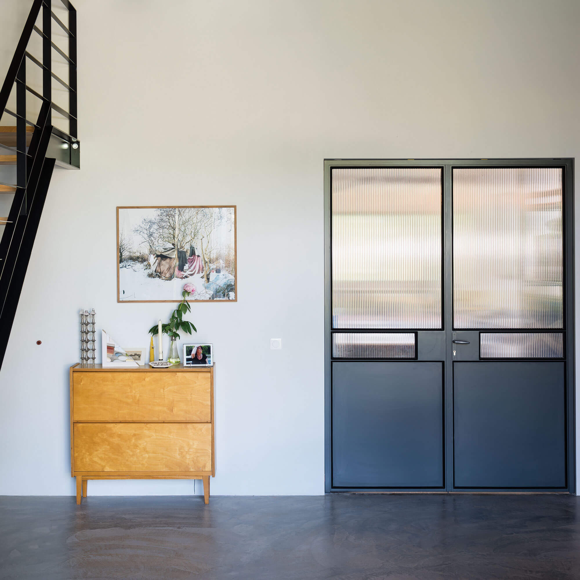 farrow & ball strong white 2001 in einem loft