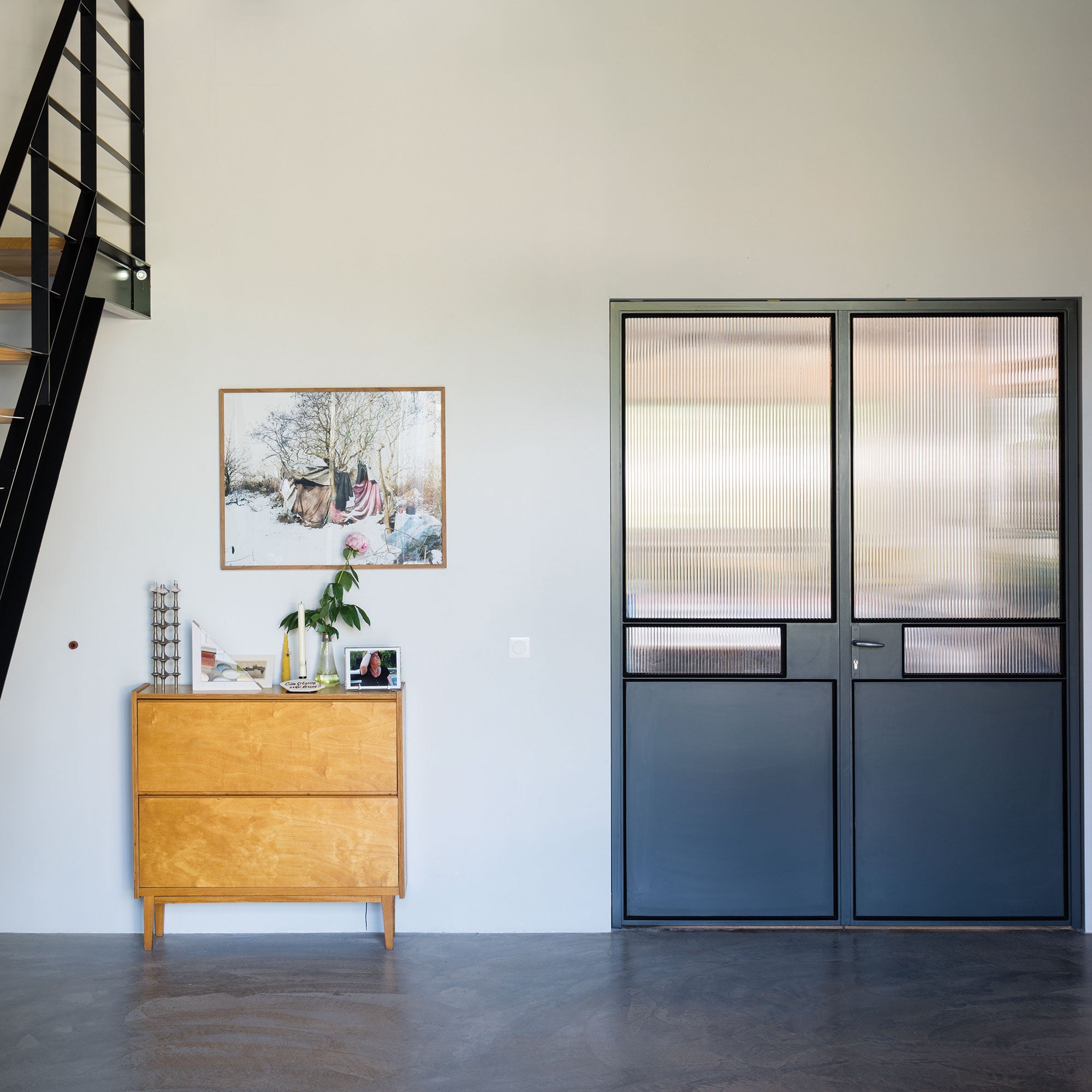 farrow & ball strong white 2001 in einem loft