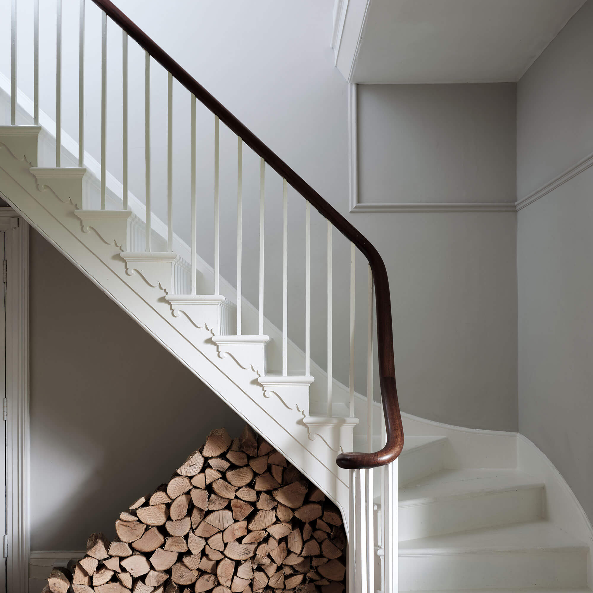 farrow & ball cornforth white 228 im treppenhaus