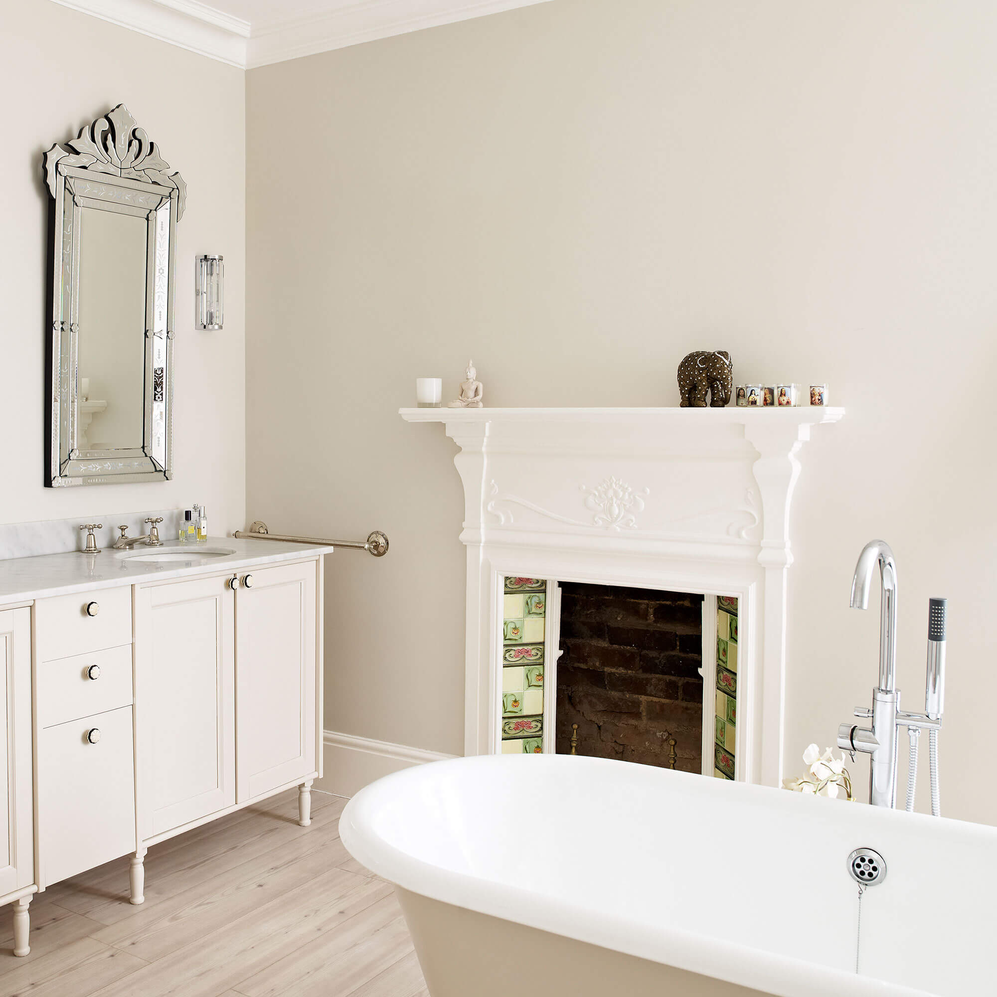 farrow & ball elephant´s breath 229 im badezimmer