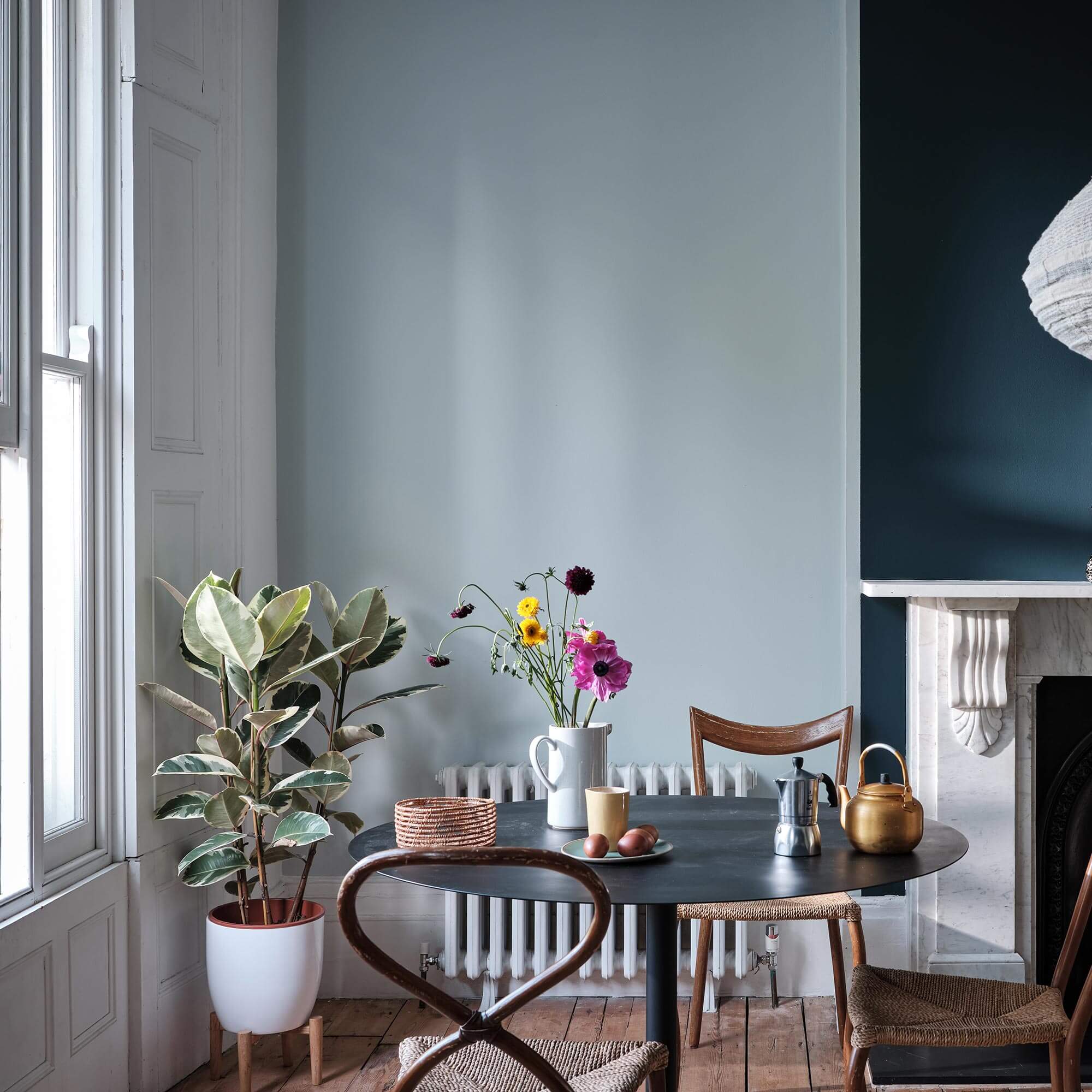 farrow & ball borrowed light 235 als wandfarbe