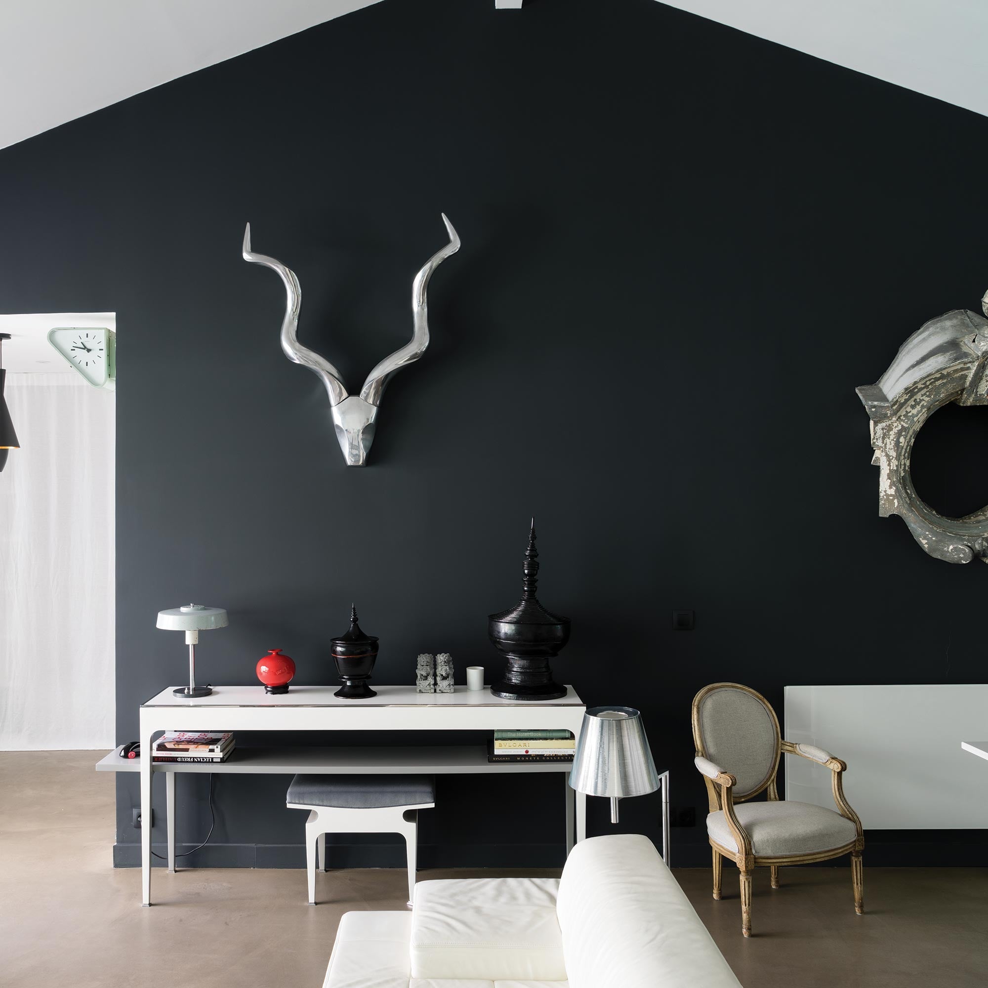 farrow & ball pitch black 256 als wandfarbe