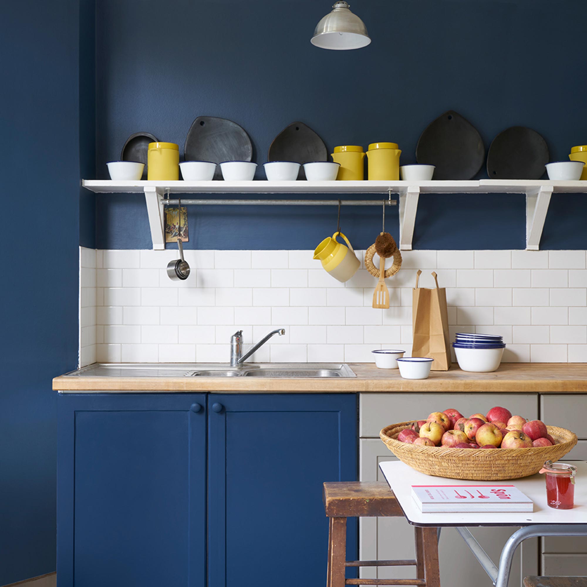 farrow & ball stiffkey blue 281 als wandfarbe in der küche