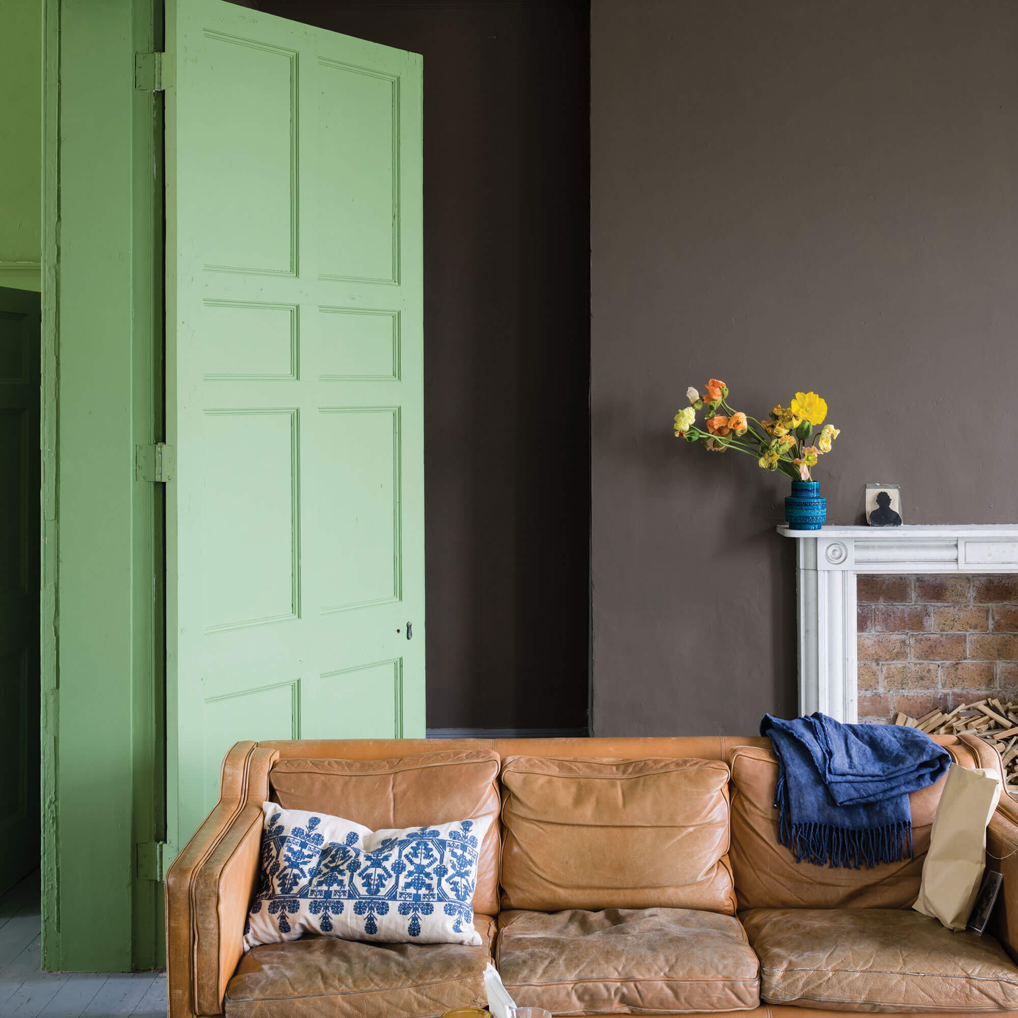 farrow & ball yeabridge green 287 als wandfarbe auf holztüren