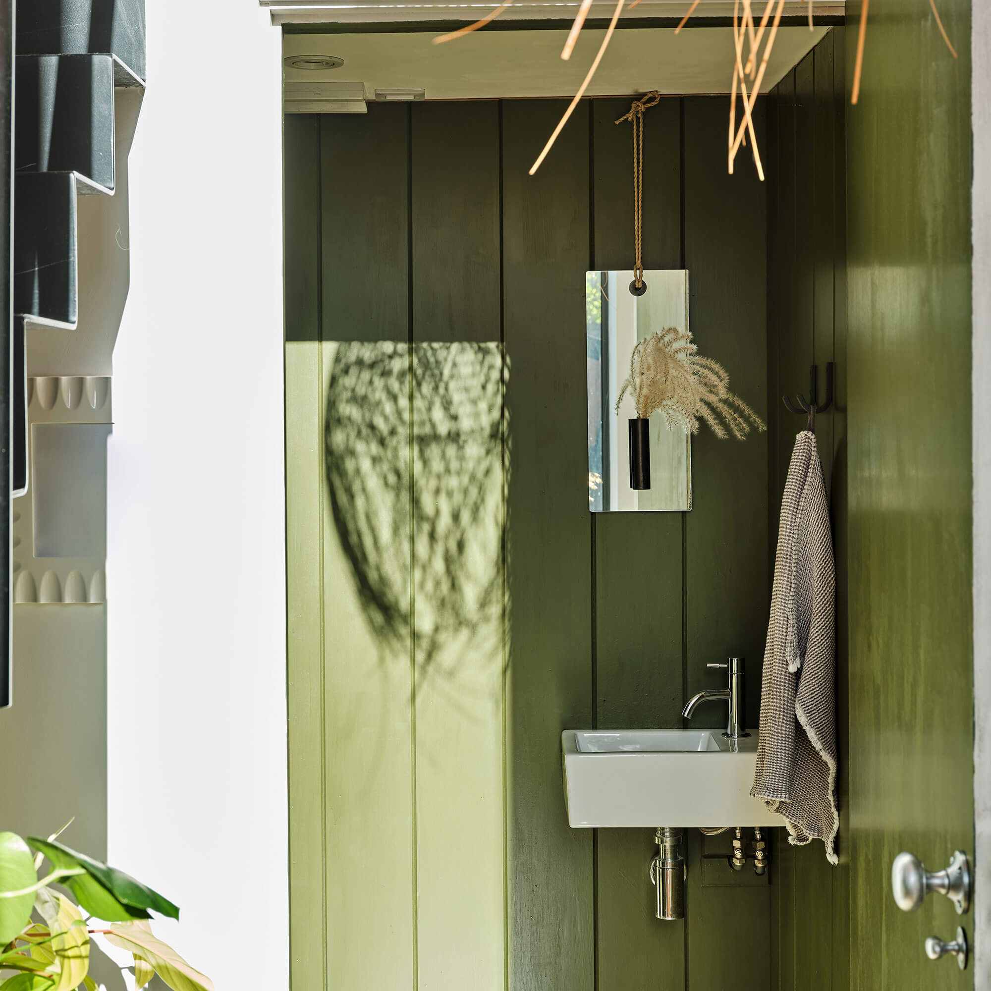 farrow & ball bancha 298 als wandfarbe in gäste-wc