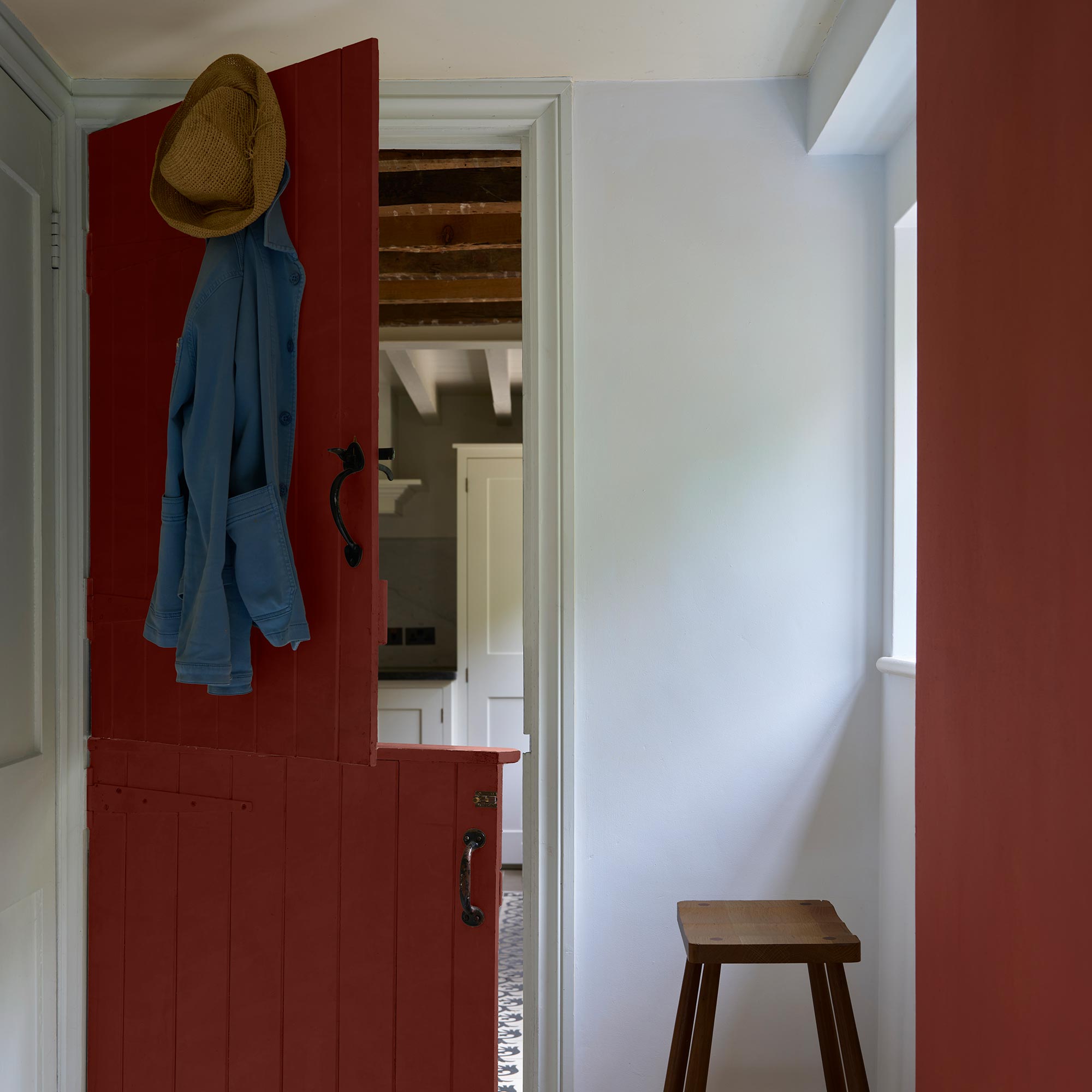 farrow & ball bamboozle 204 als farbe auf holztüren