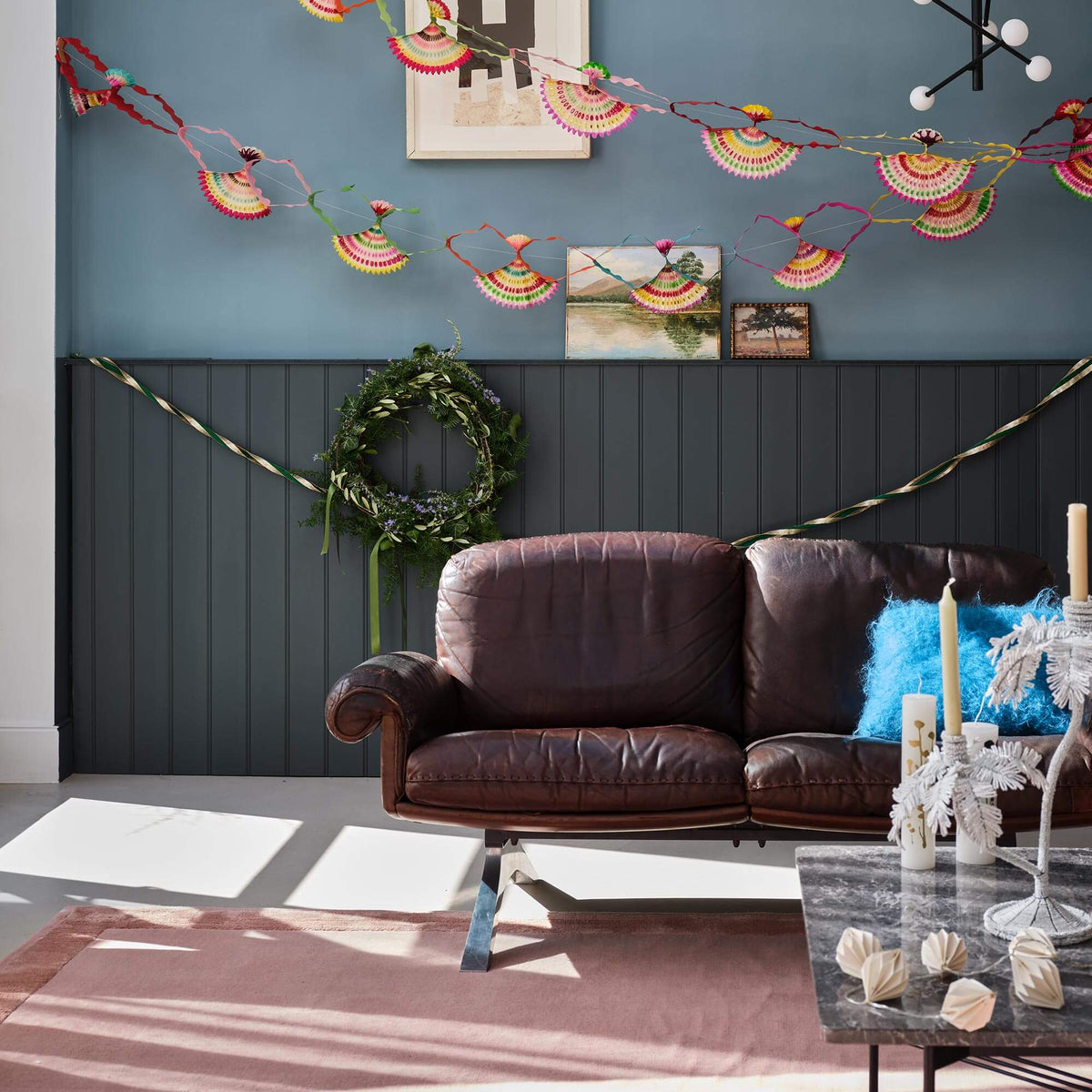farrow & ball hopper head 305 als wandfarbe im wohnzimmer