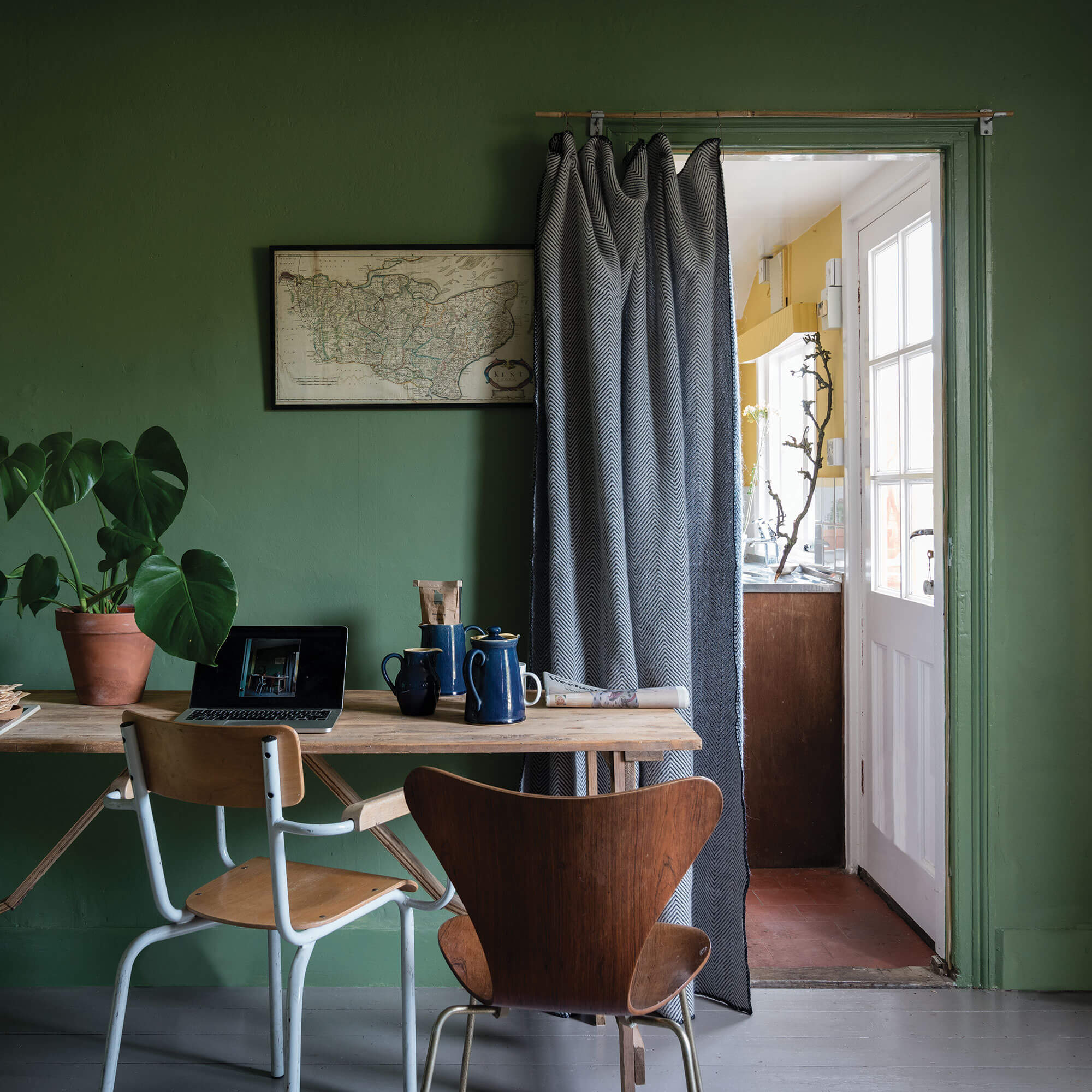 farrow & ball calke green 34 als wandfarbe im esszimmer