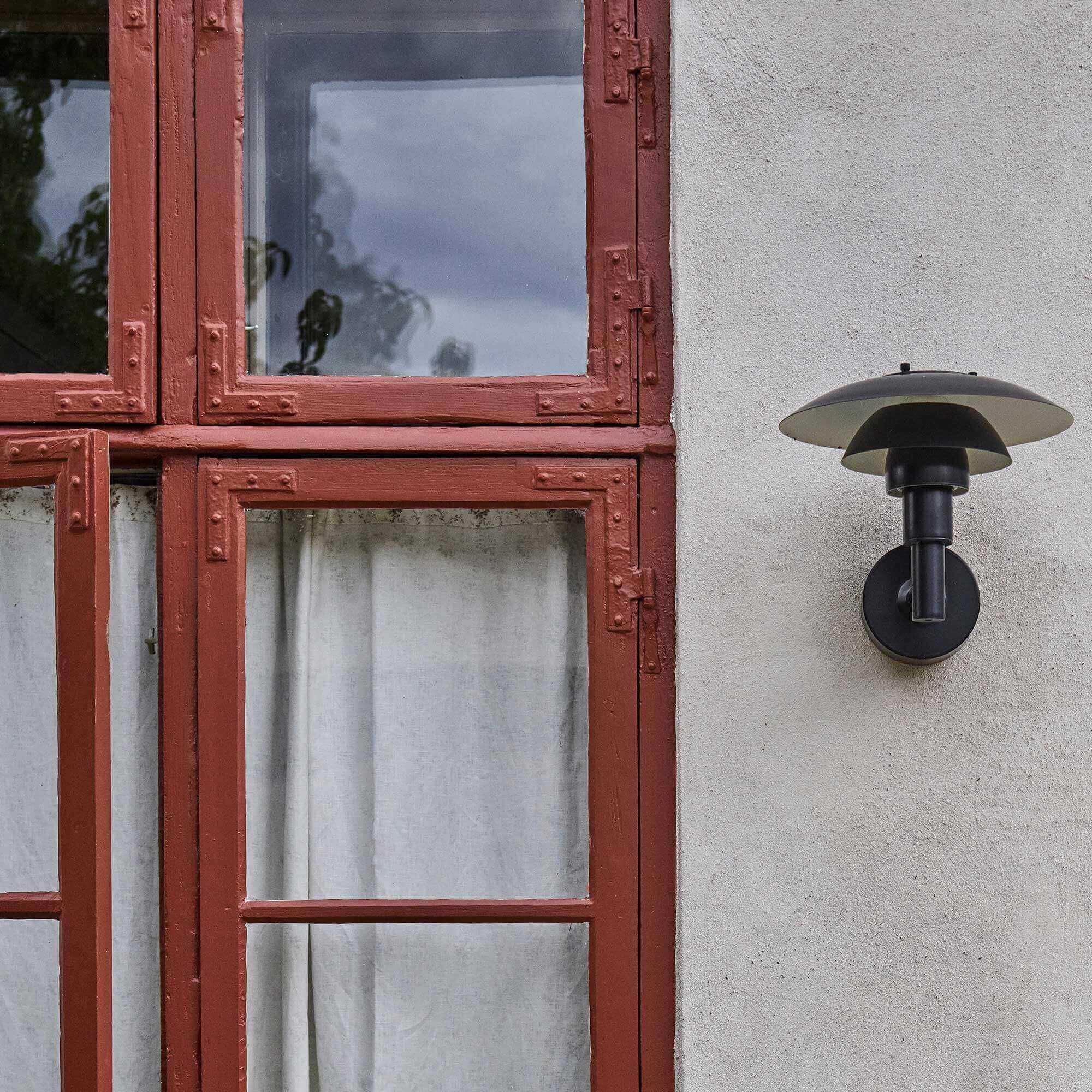 farrow & ball etruscan red 56 auf holzfenstern