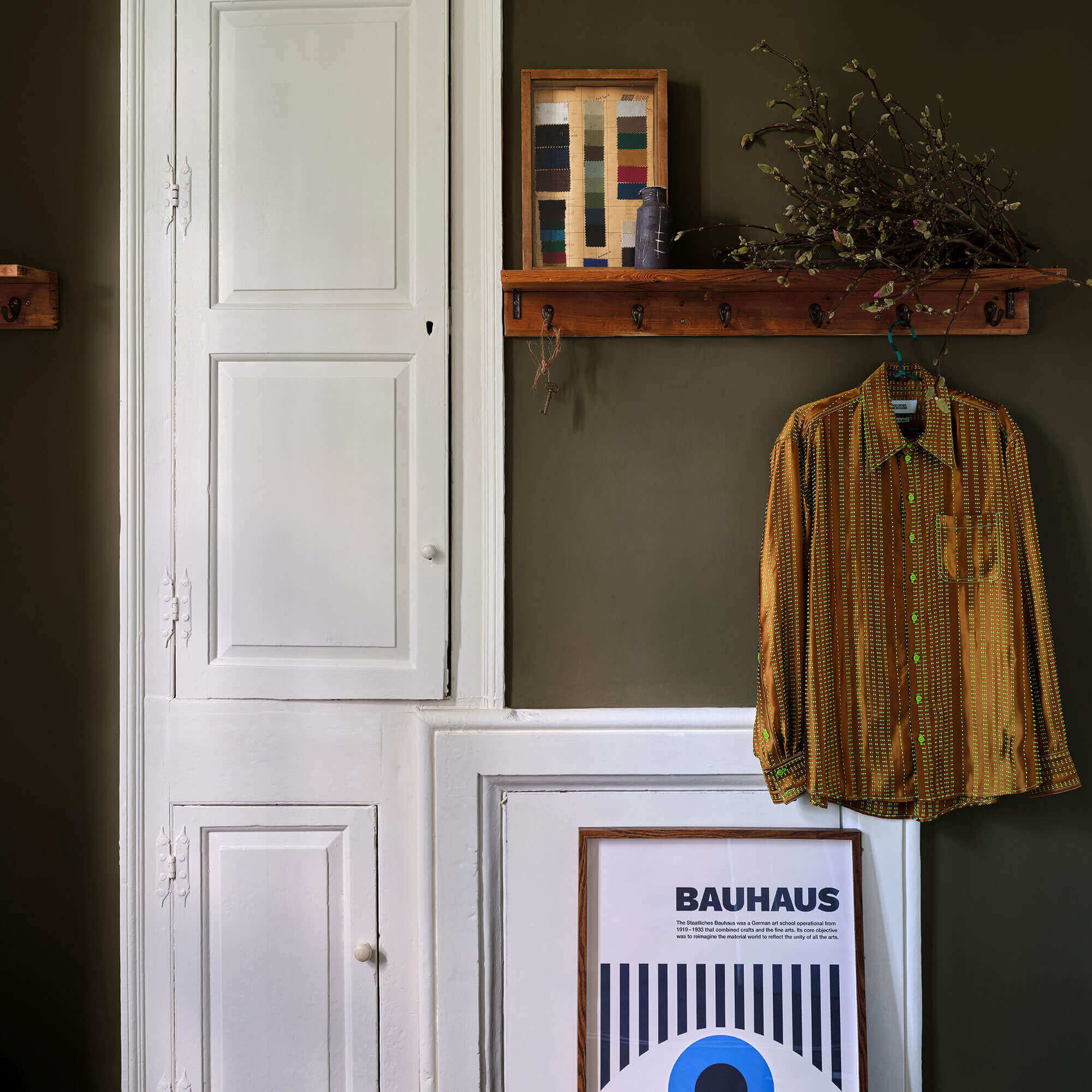 farrow & ball cardamom cb5 im schlafzimmer