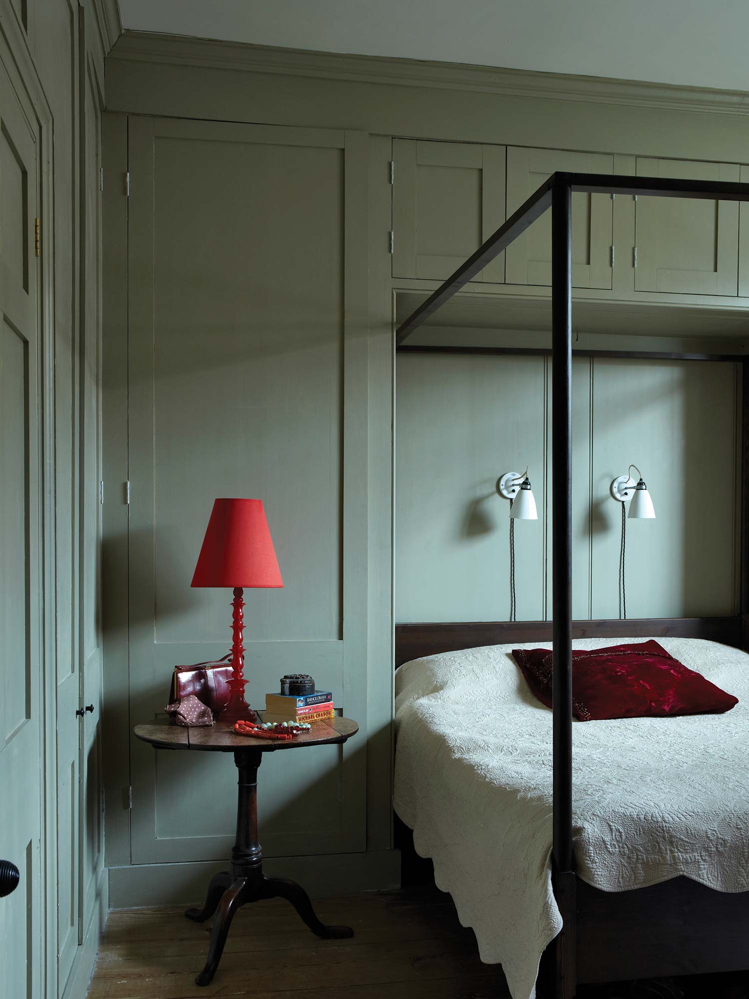 Schlafzimmer gestrichen mit French Gray von Farrow and Ball