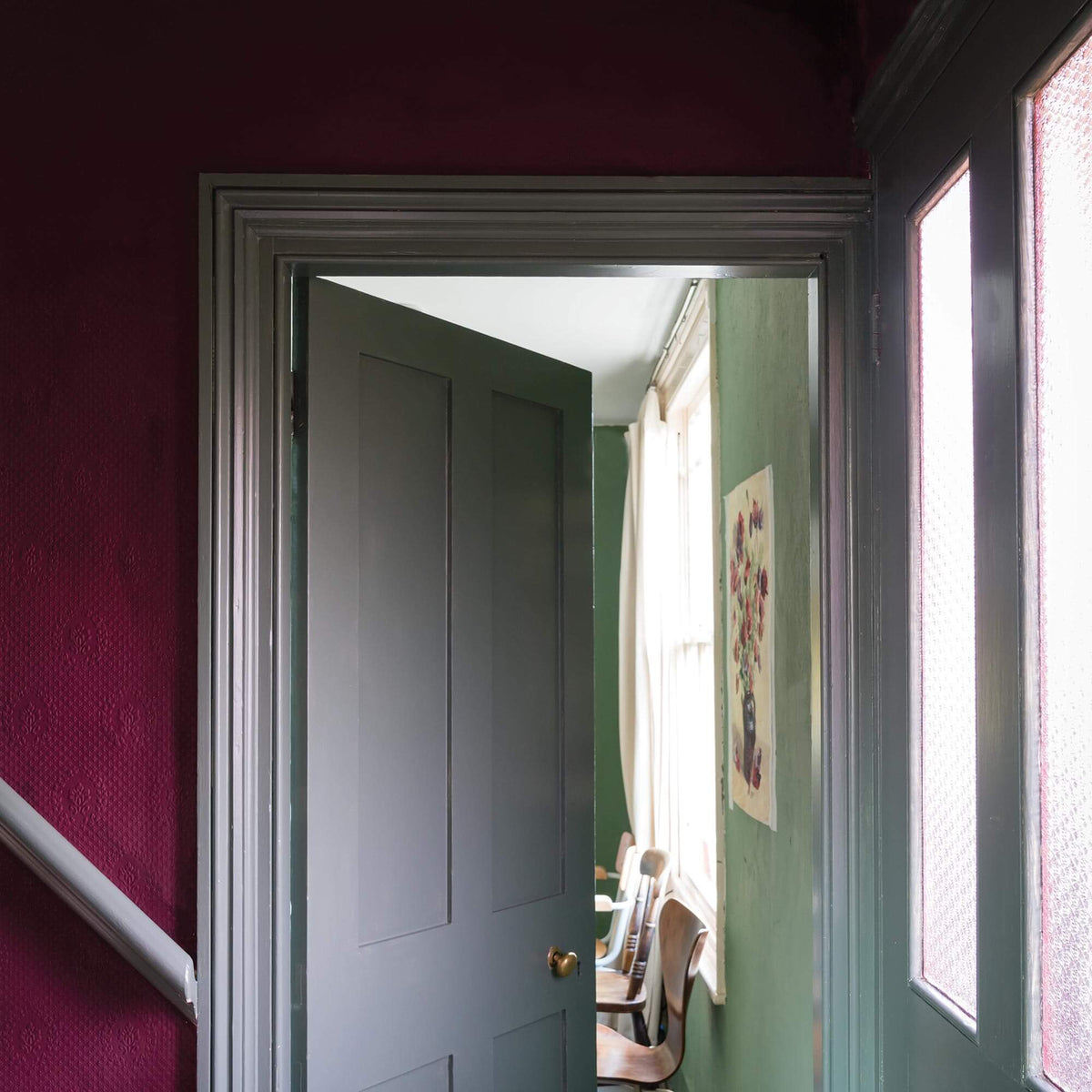 farrow & ball brinjal 222 als wandfarbe im flur