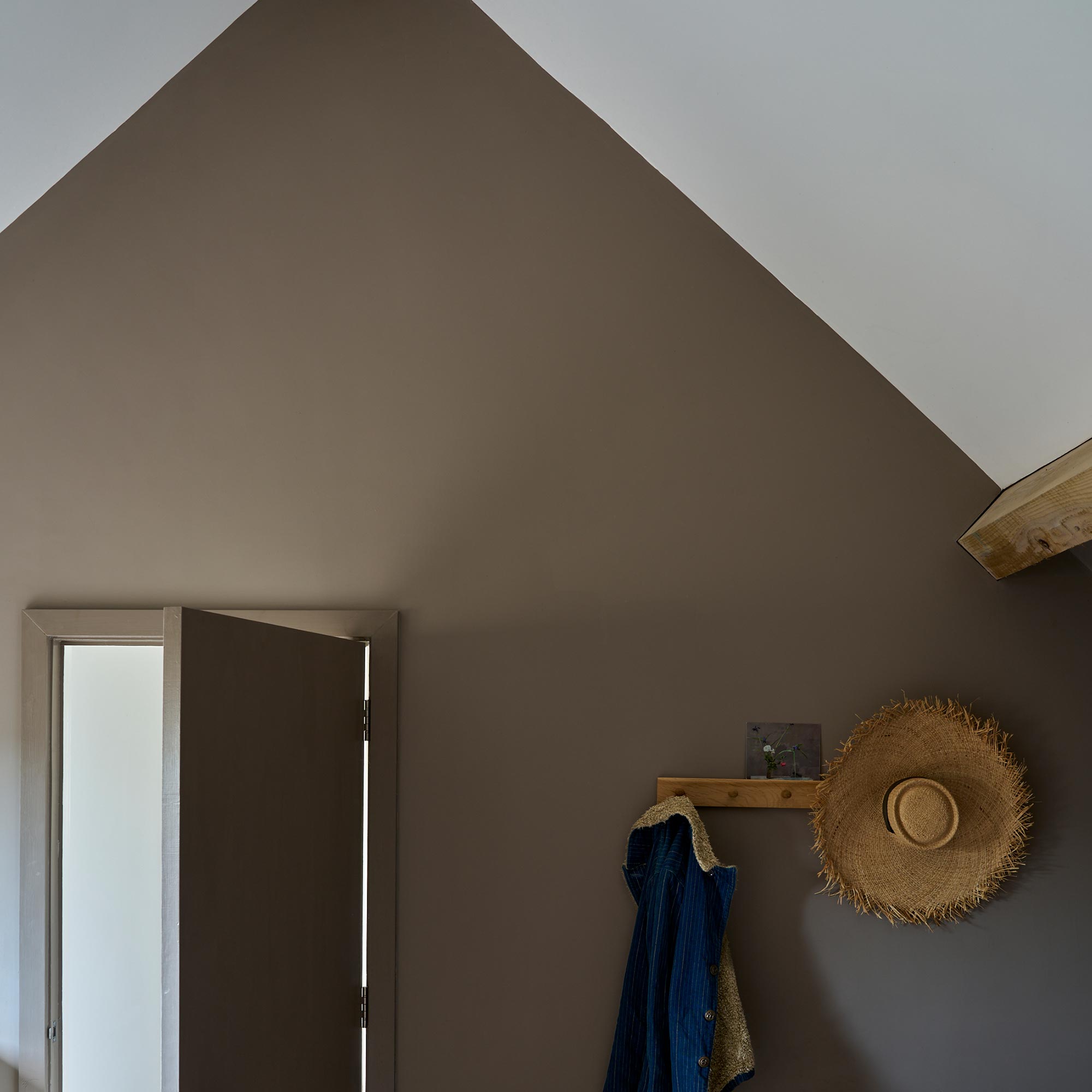 farrow & ball charleston gray 243 als wandfarbe