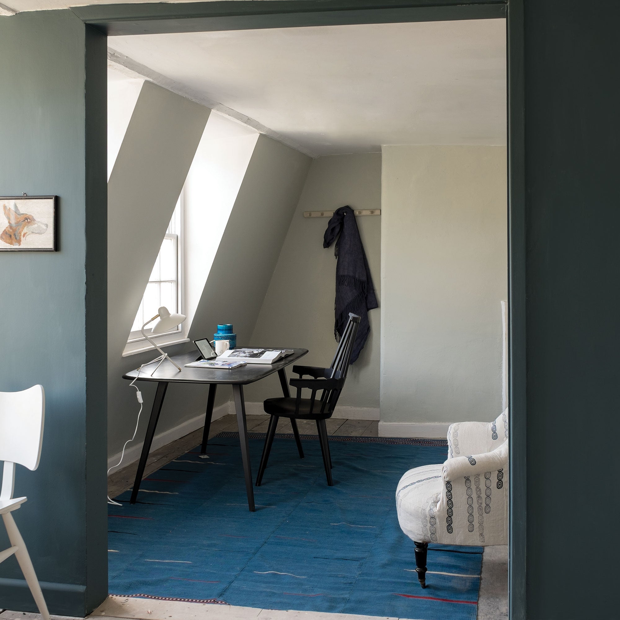 farrow & ball shadow white 282 im arbeitszimmer