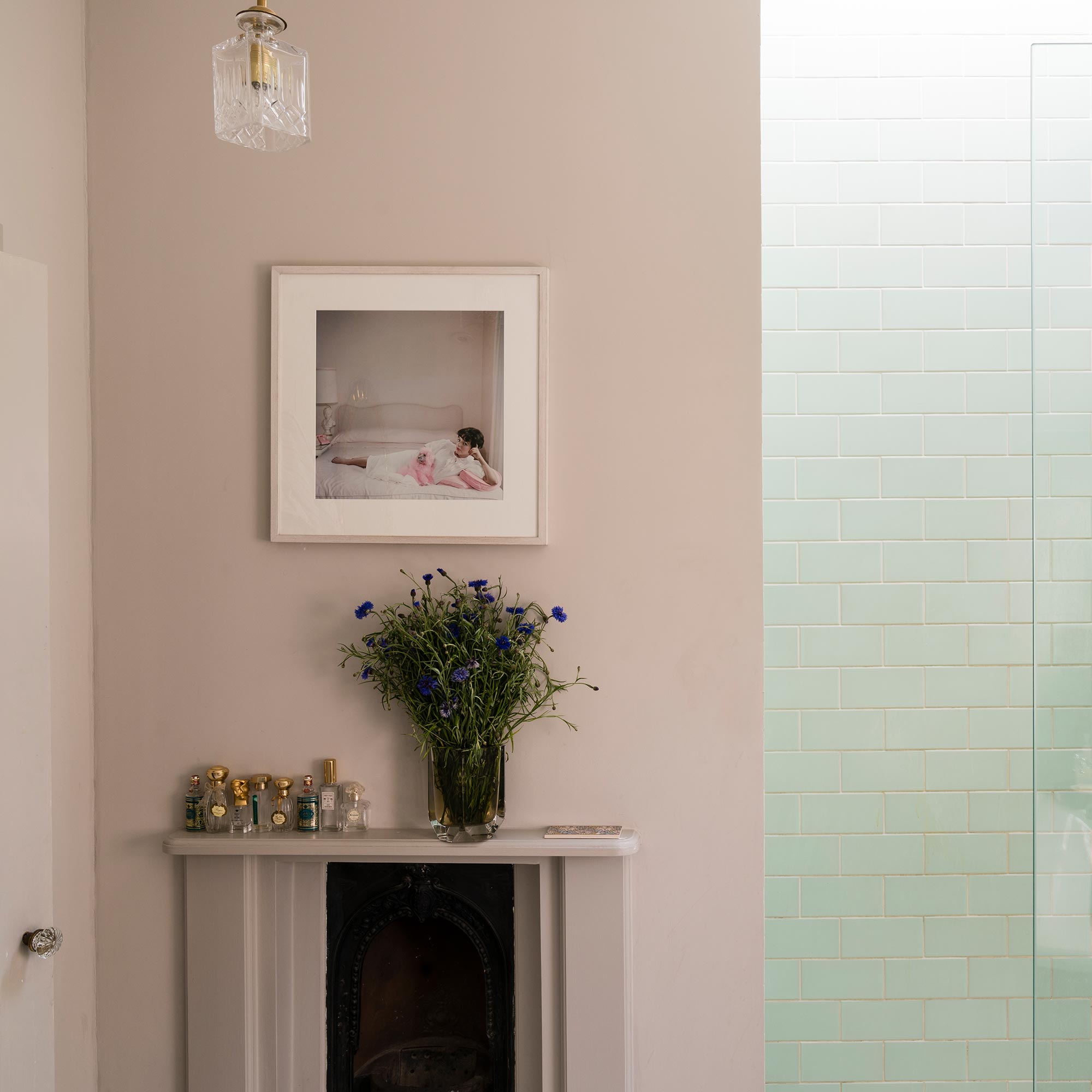 farrow & ball peignoir 286 im badezimmer