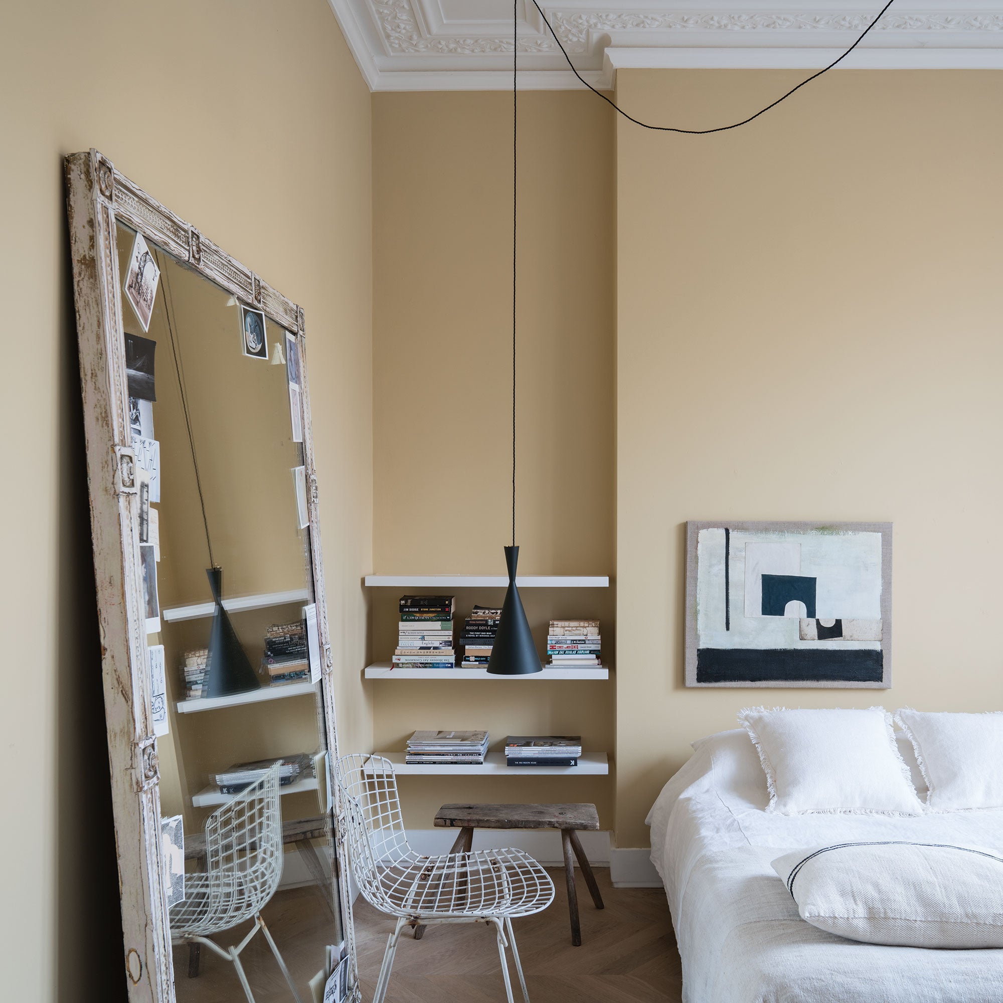 farrow & ball hay 37 als wandfarbe im schlafzimmer