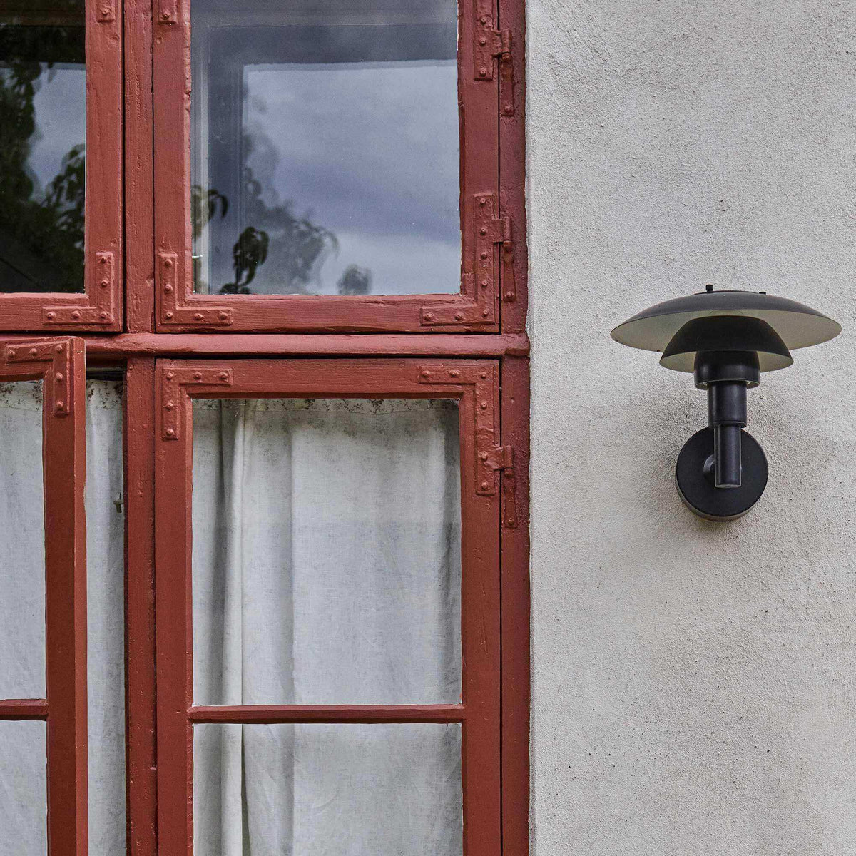 farrow & ball etruscan red 56 auf holzfenstern