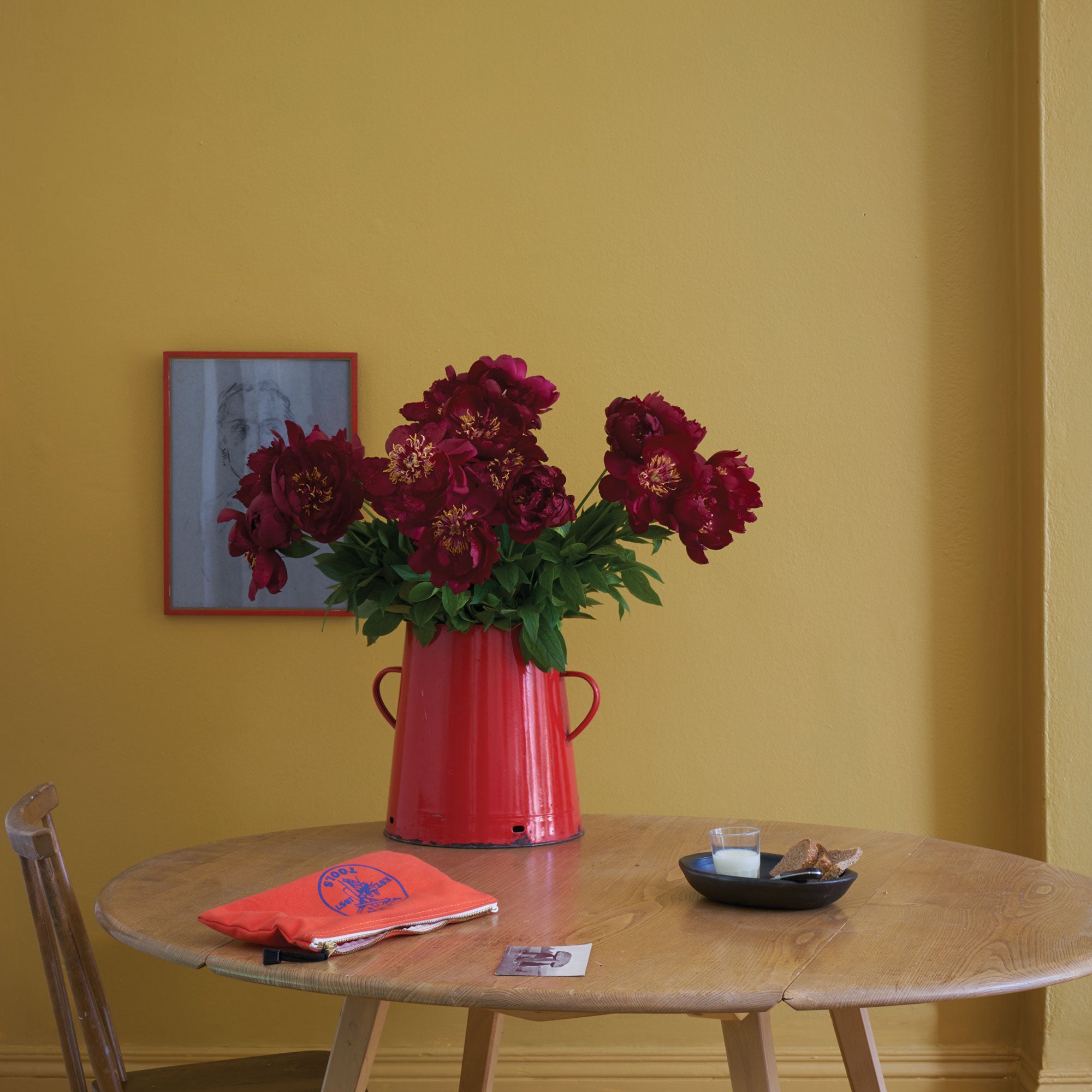 farrow & ball india yellow 66 als wandfarbe im esszimmer