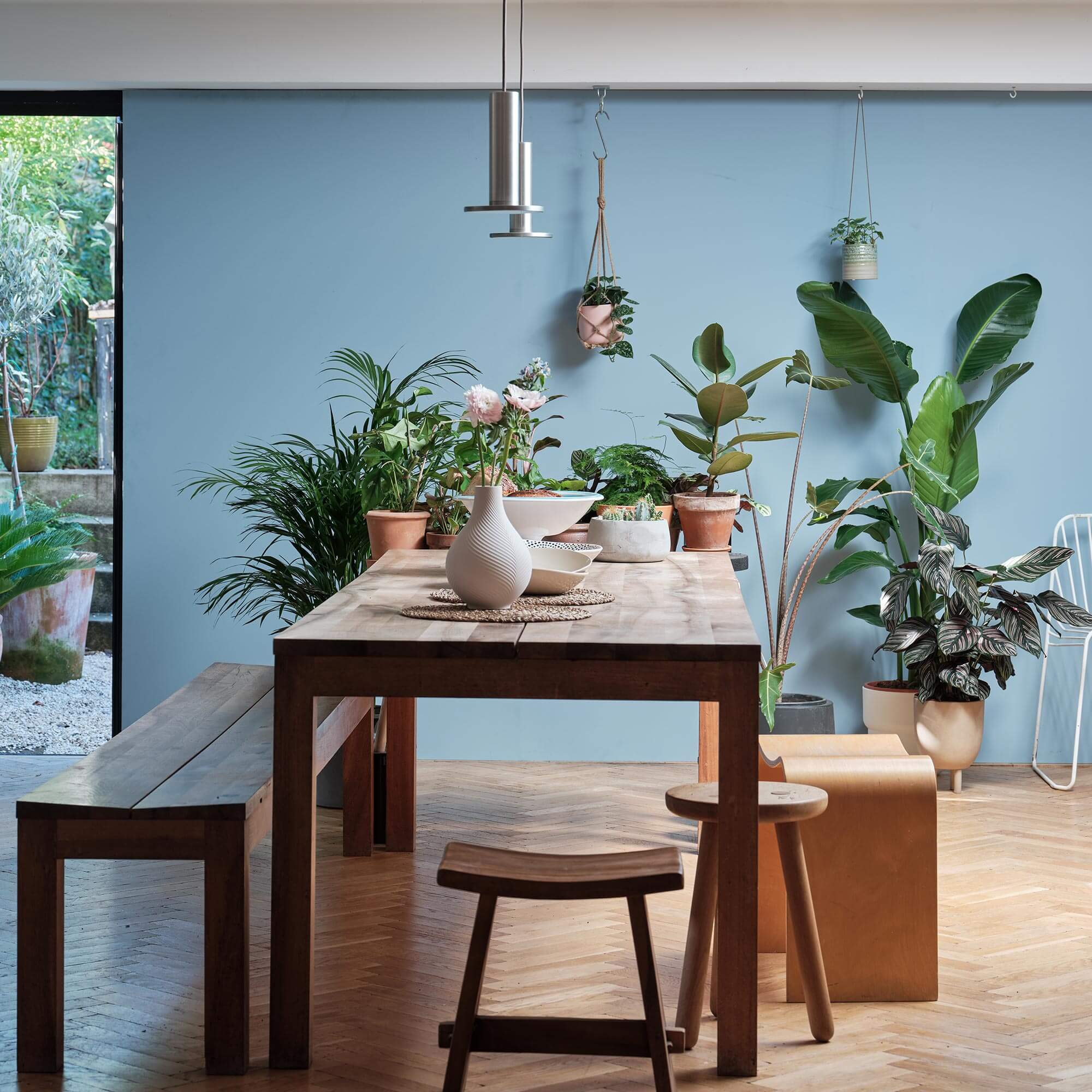 farrow & ball lulworth blue 89 als wandfarbe im esszimmer