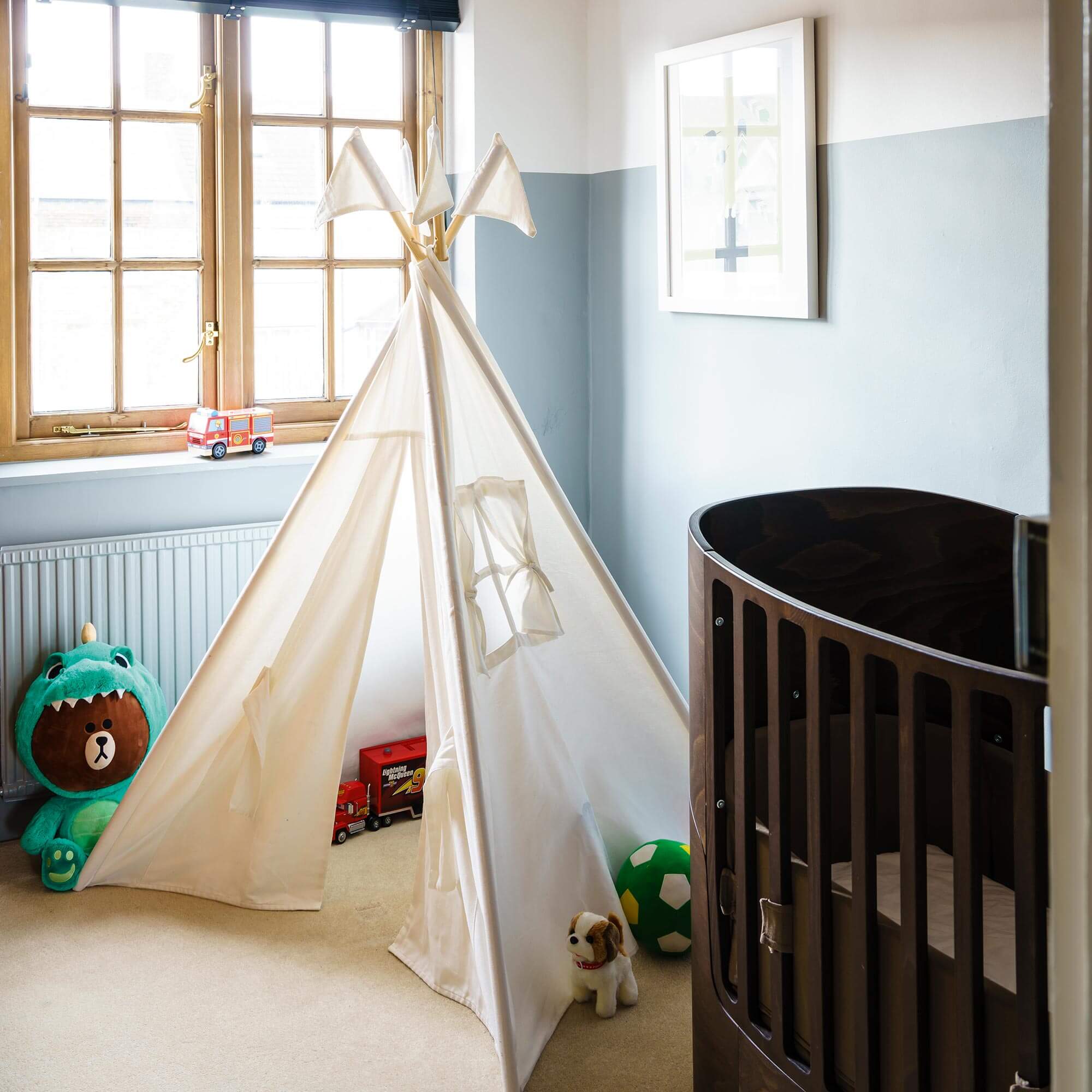 farrow & ball lulworth blue 89 als wandfarbe im kinderzimmer