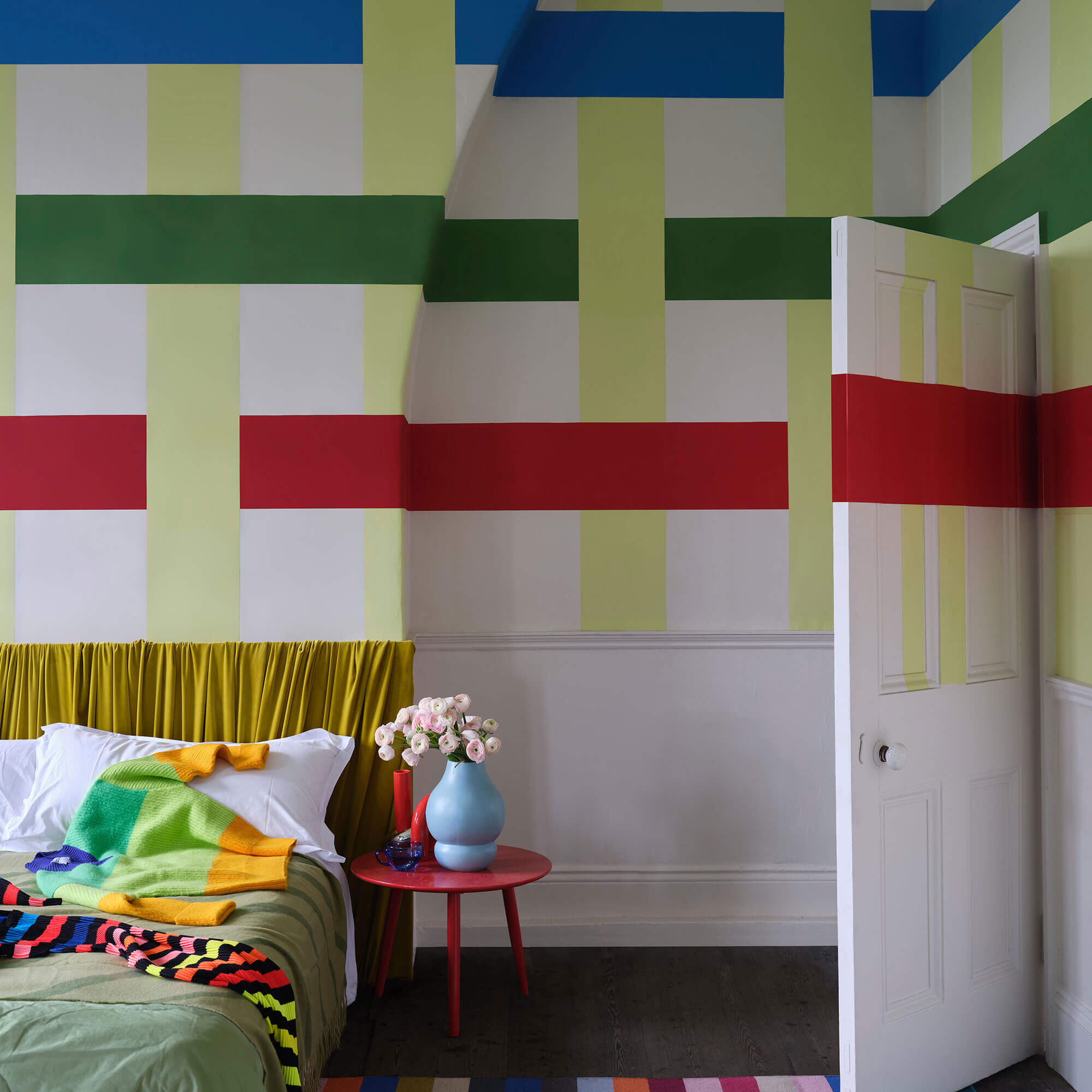 farrow & ball hog plum cb1 im schlafzimmer