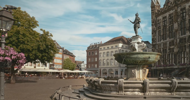 Pinkwasser liefert Farrow and Ball Wandfarben auch an den Carlsplatz in Aachen