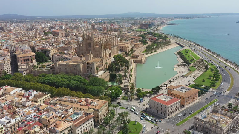 Pinkwasser liefert Farrow and Ball Wandfarben auch nach Mallorca